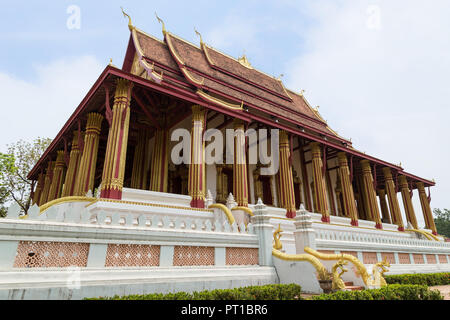 Vue de côté de la Wat Haw Phra Kaew (Haw Phra Kaew, Hor Phra Keo, Ho Prakeo), un ancien temple de Vientiane, Laos, construit en 1565. Banque D'Images