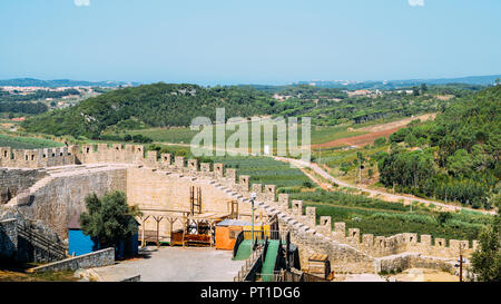 Remparts du château à Castelo de Obidos, district de Leiria, Pinhal Litoral Portugal. Banque D'Images