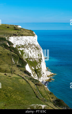 Langdon Bay et les falaises blanches de Douvres, au Royaume-Uni. Banque D'Images