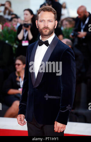 Venise, Italie - 30 août : Alessandro Borghi, marche le tapis rouge du film 'ROMA' pendant le 75e Festival du Film de Venise le 30 août 2018 dans Venic Banque D'Images