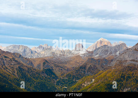 Italie, Vénétie, Dolomites, Nuvolau en automne Banque D'Images