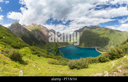 Vue panoramique sur le lac et le barrage avec Morasco Bettelmatt à plat dans la distance, l'Oliveto, hameau de Formazza, Valle Formazza, Verbano Cusio Ossola, Piémont, Italie, Banque D'Images