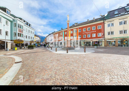 Johannesplatz, dans le centre de Lienz (Lienz, district de Lienz, le Tyrol, Autriche, Europe) Banque D'Images