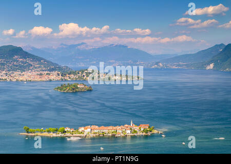 Vue de l'Isola dei Pescatori, Isola Madre et Pallanza à partir d'un point de vue sur Stresa au printemps, Verbano Cusio Ossola, Lago Maggiore, Piémont, Italie, Banque D'Images