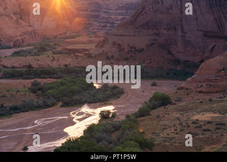 Le lever du soleil, dans le Canyon de Chelly Navajo Nation réservation, Arizona. Photographie Banque D'Images