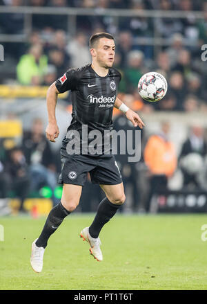 Mönchengladbach, Deutschland. 26 Sep, 2018. Filip KOSTIC (F) l'action. Soccer 1.Bundesliga, 5.journée Borussia Mönchengladbach, (MG) - l'Eintracht Francfort (F) 3 : 1 le 26/09/2018 à Borussia Mönchengladbach/Allemagne. # #  DFL règlement interdit toute utilisation des photographies comme des séquences d'images et/ou quasi-vidéo # #  | Conditions de crédit dans le monde entier : dpa/Alamy Live News Banque D'Images