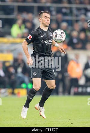 Mönchengladbach, Deutschland. 26 Sep, 2018. Filip KOSTIC (F) l'action. Soccer 1.Bundesliga, 5.journée Borussia Mönchengladbach, (MG) - l'Eintracht Francfort (F) 3 : 1 le 26/09/2018 à Borussia Mönchengladbach/Allemagne. # #  DFL règlement interdit toute utilisation des photographies comme des séquences d'images et/ou quasi-vidéo # #  | Conditions de crédit dans le monde entier : dpa/Alamy Live News Banque D'Images