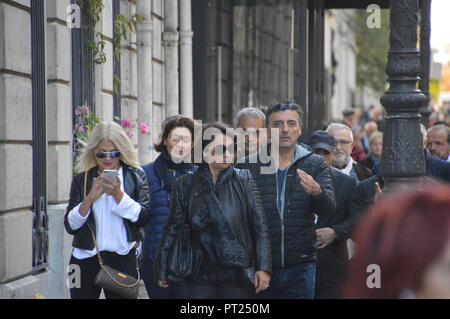 Paris, France. 06 Oct, 2018. Cérémonie d'obsèques et d'hommage pour le chanteur français Charles Aznavour. L'église arménienne de Paris, église Saint Jean-Baptiste. 6 OCTOBRE 2018 . 10h ALPHACIT NEWIM / Alamy Live News Crédit : Alphacit NEWIM/Alamy Live News Banque D'Images