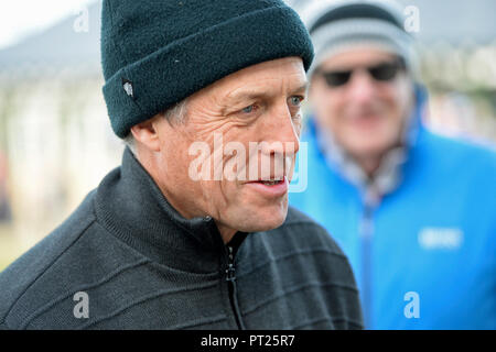 St Andrews, Écosse, Royaume-Uni. 6 octobre 2018. L'Acteur et producteur Hugh Grant sur la première pièce en t de l'ancien cours, St Andrews, au jour 3 de la Dunhill Links Championship. © Ken Jack / Alamy Live News Banque D'Images