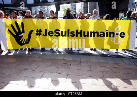 Bruxelles, Belgique. 6 octobre 2018. Les gens se rassemblent pour organiser une protestation après Verseau du pavillon du navire de sauvetage de migrants révoqué suite à de prétendues pressions du gouvernement italien. Alexandros Michailidis/Alamy Live News Banque D'Images