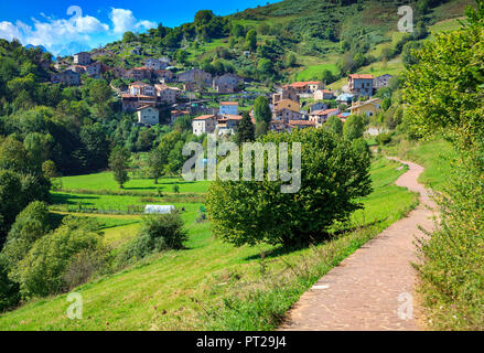 Tresviso (Cantabrie - Espagne). Village du nord situé dans le Parc National de Picos de Europa. Village de montagne isolé. Banque D'Images