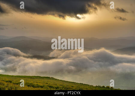 L'Albanie, Fier County, vue de Byllis, paysage, matin brouillard et soleil du matin Banque D'Images