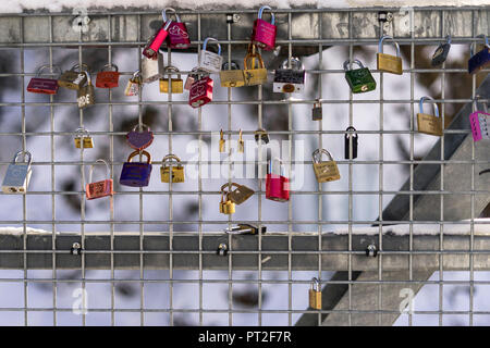 L'Europe, Autriche, Tyrol, Ötztal, Obergurgl, l'amour des cadenas sur un pont de l'Ötztal Banque D'Images