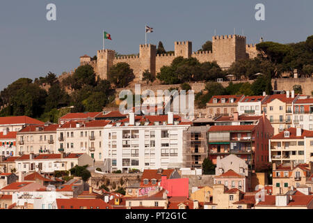 Vue sur la vieille ville au château Castelo de Sao Jorge, Lisbonne, Portugal Banque D'Images