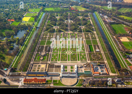 Jardins de Herrenhausen, jardin baroque, broderie motif et Bell Fontaine au Großer Garten, Großer Garten, grande fontaine, capitale de l'État, Hanovre, Basse-Saxe, Allemagne Banque D'Images