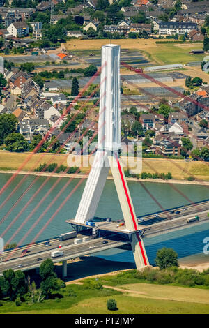 Site de construction Fleher avec pylône, pont couvert de l'autoroute A46, Dusseldorf Bilk, Düsseldorf, Rhénanie du Nord-Westphalie, Allemagne, Banque D'Images