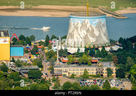 Miniatur Wunderland Kalkar, amusement park, ancienne centrale électrique nucléaire Kalkar au Rhin, peint tour de refroidissement, à Kalkar Rhin, Kalkar, Bas-rhin, Rhin, Rhénanie du Nord-Westphalie, Allemagne Banque D'Images