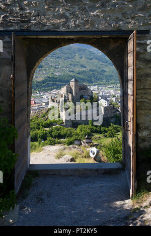 La Suisse, canton du Valais, vallée du Rhône, district de Sion, Sion, vue, Valère avec église de pèlerinage, Notre-Dame de Valère Banque D'Images