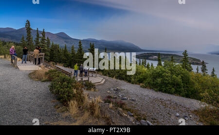 Yukon, Canada - 18 août, 2018. Les personnes qui visitent le Yukon. Scen de Bove Island et de Tagish Lake dans la région de Yukon, Canada Banque D'Images