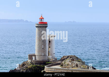 Europe, France, Bretagne, Plouzane, vue sur le phare "Phare du petit minou' Banque D'Images