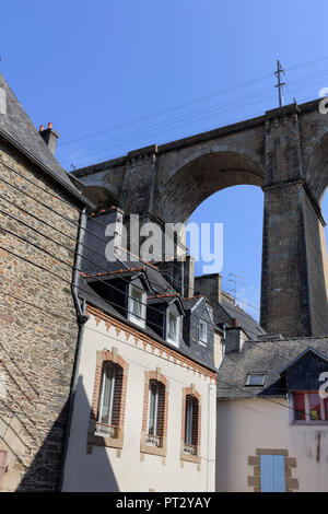 Europe, France, Bretagne, Morlaix, vue sur le viaduc de chemin de fer Banque D'Images