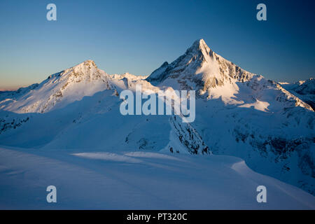 Vue sur Brandberger Kolm pic de l'ouest, Alpes de Zillertal, Tyrol, Autriche Banque D'Images