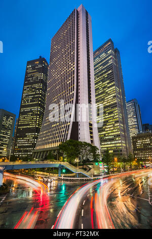 Skyline nuit dans le quartier de Shinjuku à Tokyo, Japon Banque D'Images