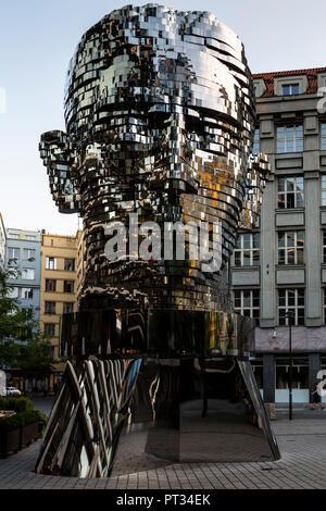 L'Europe, République tchèque, Prague, David Cerny - Metalmorphosis - Tête de Franz Kafka Banque D'Images