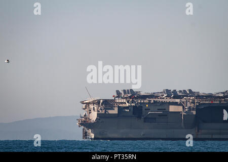 USS Ronald Reagan dans la baie de Moreton Banque D'Images