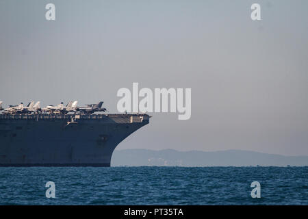 USS Ronald Reagan dans la baie de Moreton Banque D'Images