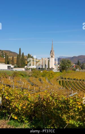 Église du Village Saint Valentin, Termeno, Route des vins du Tyrol du Sud, Tyrol du Sud, Italie Banque D'Images