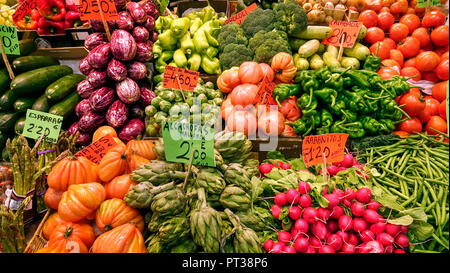 L'offre de légumes dans les halles Mercato Olivar, Palma de Mallorca, Majorque, Îles Baléares, Espagne Banque D'Images