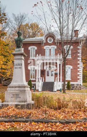 Canada, Québec, Centre-du-Québec Region, Victoriaville, La Maison Sir Wilfrid Laurier, ancien Premier ministre canadien de l'accueil, l'automne Banque D'Images