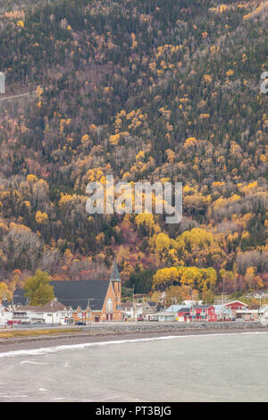 Canada, Québec, Gaspésie, Mont-Louis, vue sur la ville, l'automne Banque D'Images