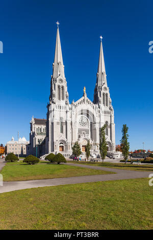 Canada, Québec, Région de la Capitale-Nationale, de la Côte-de-Beaupré, Ste-Anne de Beaupré, Basilique de Ste-Anne-de-Beaupré, extérieur Banque D'Images