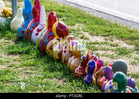 Courges et citrouilles décorées en vente pour l'Halloween, Kröv, vallée de la Moselle, Rheinland-Pfalz, Allemagne Banque D'Images