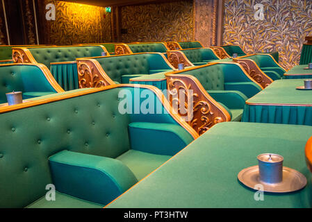 Chaises vertes en première chambre du parlement néerlandais à La Haye, Hollande Banque D'Images