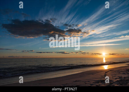 Coucher de soleil sur l'Océan Indien à Perth en Australie occidentale Banque D'Images