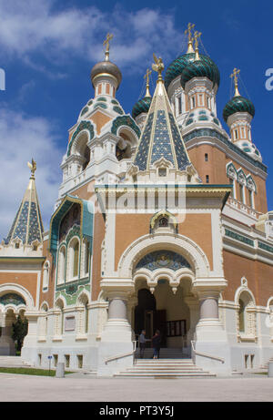 NICE, FRANCE - 23 avril 2017 : Main entranceof l'église orthodoxe Saint Nicolas à Nice Banque D'Images