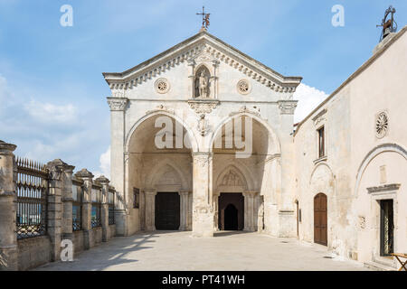 Basilique Santuario San Michele à Monte Sant Angelo, Pouilles, Italie Banque D'Images