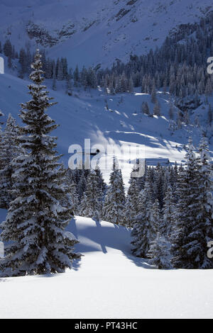 Vue de la neige-couvertes Seebenalm au coucher du soleil, des montagnes Mieminger, Tirol, Autriche. Banque D'Images