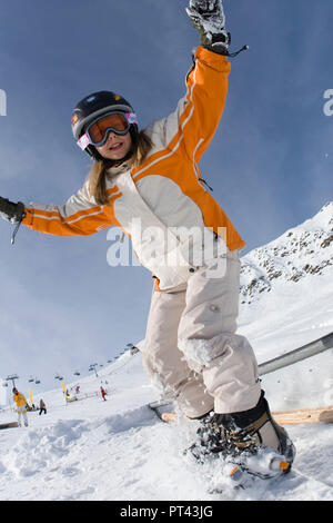 Scène de snowboard dans la station de ski de Serfaus-Fiss-Ladis, près de Landeck, Tyrol, Autriche Banque D'Images