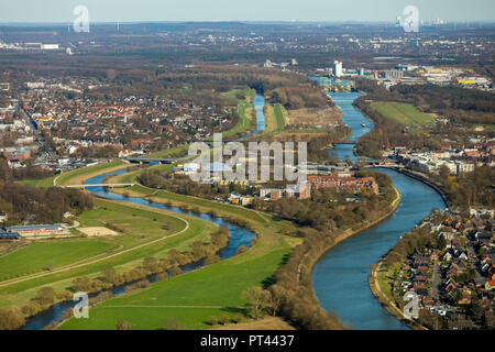 Lippe parallèle et Wesel Datteln Canal près de Maria Lindenhof avec parc d'Maria Lindenhof de Dorsten, Ruhr, Rhénanie du Nord-Westphalie, Allemagne Banque D'Images