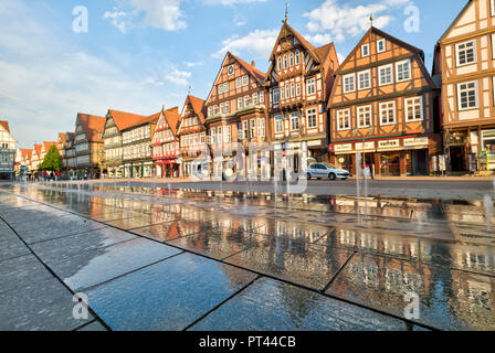 Place du marché, les fontaines d'eau, chambre, vue, façade à colombage, Vieille Ville, Celle, Basse-Saxe, Allemagne, Europe Banque D'Images