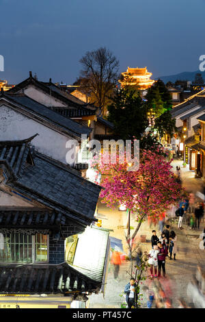 La vieille ville de Dali au crépuscule, Yunnan, Chine, Asie Banque D'Images