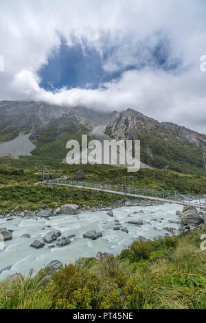 Au cours de la promenade de la rivière Hooker, Hooker Valley, Parc National du Mont Cook, district de Mackenzie, région de Canterbury, île du Sud, Nouvelle-Zélande, Banque D'Images