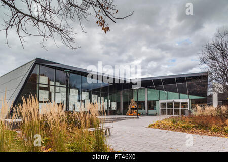 Canada, Québec, Estrie, Valcourt, Musée J. Armand Bombardier, musée consacré à l'inventeur de la motoneige moderne, extérieur Banque D'Images