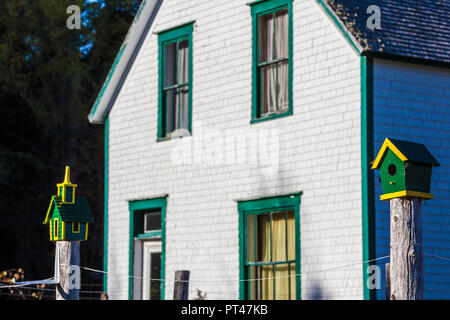 Canada, Québec, Gaspésie, New Richmond, Duthie Point, 18ème siècle, ferme de règlement Scottish-English avec nichoir Banque D'Images