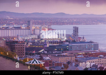 Canada, Québec, Québec, Terrasse Dufferin, elevated view, Dawn Banque D'Images