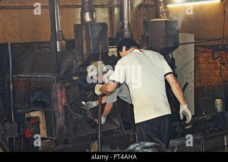 Torréfaction de café traditionnel à l'ancienne Banque D'Images